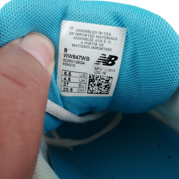 New Balance walking shoes, women's 6.5, white - Picture 9 of 9
